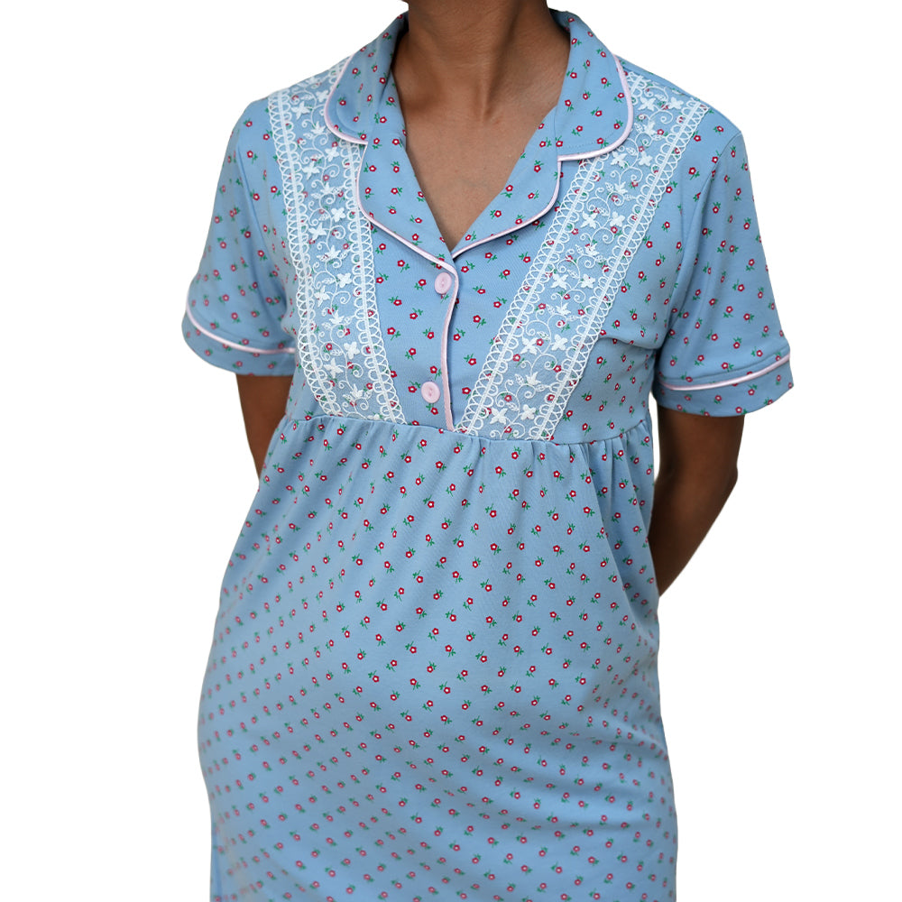 Camisón de mujer MorfeoHome - Escila (verano) celeste con flores rosas