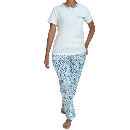 PIJAMA DE MUJER LISORIA (PRIMAVERA - VERANO) CREMA CON PANTALÓN DE FLORES AZULES