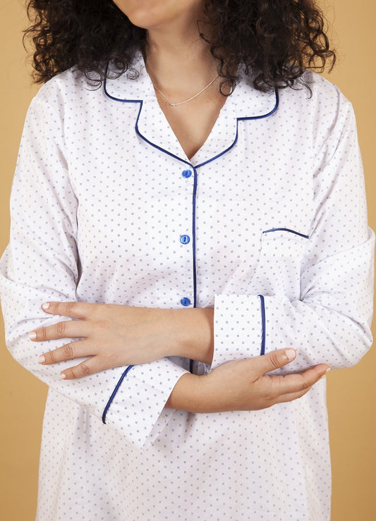 CAMISÓN DE MUJER BEGORA (OTOÑO - INVIERNO) BLANCO CON PUNTOS AZULES